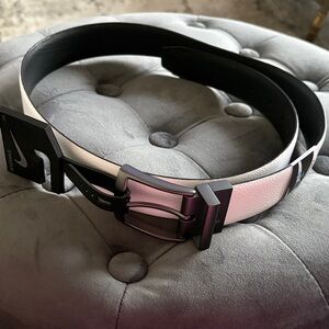 Men’s 34 New Nike Dual-Tone Black and White Reversible Belt